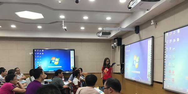 小组研讨型智慧教室